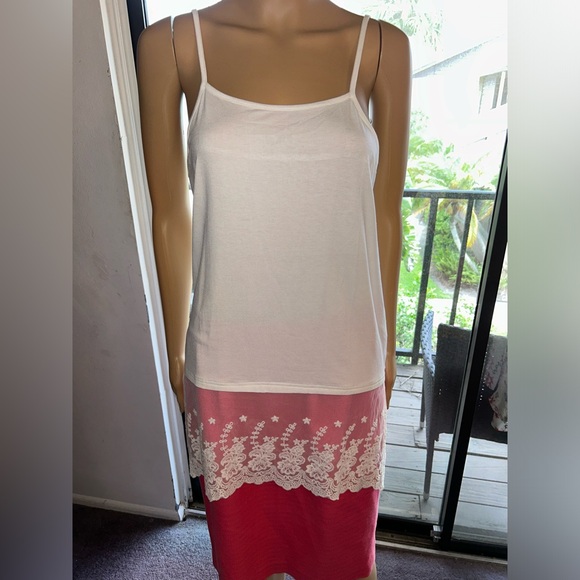 2 lace bottom camisole and tank. Sz S/M. - Picture 15 of 16